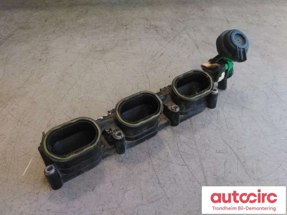 Manifold innsug til Audi A4, 2007-2014 (Type IV) (B8) (B8) (MENGDEFORDELER HØYRE|06E133110AL)