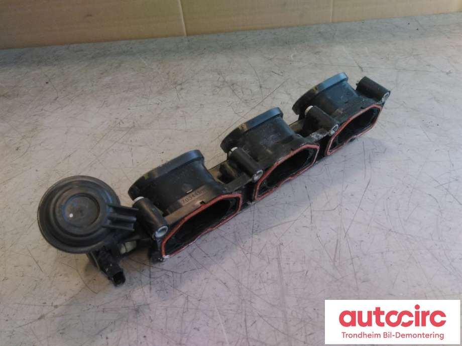 Manifold innsug til Audi A4, 2007-2014 (Type IV) (B8) (B8) (MENGDEFORDELER VENSTRE|06E133109AL)
