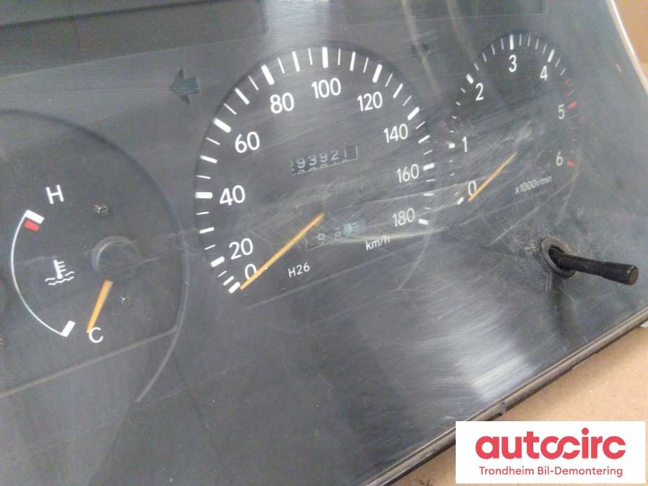 Instrumentpanel til Toyota Hiace 1996-2001 (Fase 1)  (..|83800-26880|83821-26030|83841-26010| 83861-26880| 8382126030| 8384126010| 8386126880| 8380026880| 69256-030)