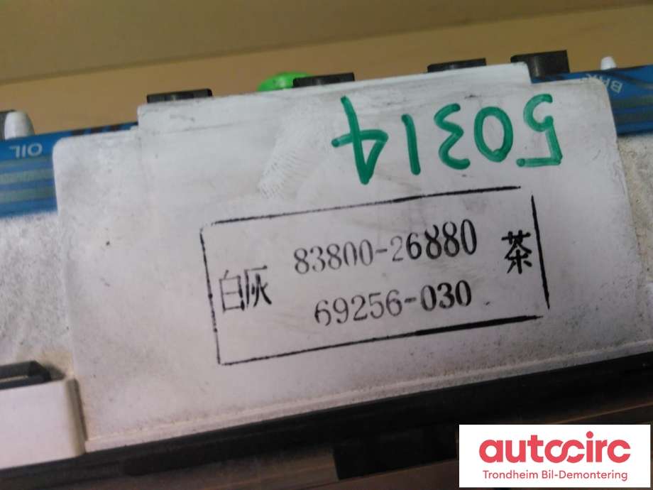 Instrumentpanel til Toyota Hiace 1996-2001 (Fase 1)  (..|83800-26880|83821-26030|83841-26010| 83861-26880| 8382126030| 8384126010| 8386126880| 8380026880| 69256-030)