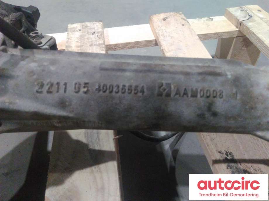 Kardang klokke foran til Hummer H3 2005-2010  (GM|25812850|40035554|)