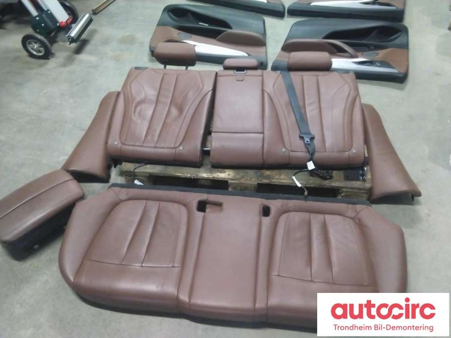 Sete sett til BMW X5 2013-2018 (F15) (F15) (LEDER DAKOTA/TERRA LCB8|NØTTEBRUNT SETESETT.|)