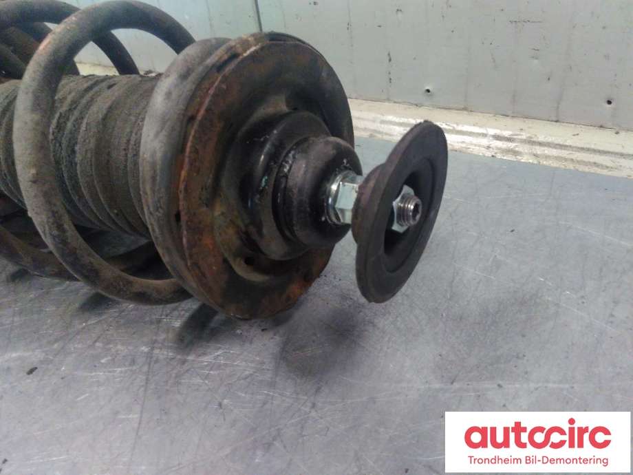 Fjærbein høyre foran til Toyota Yaris 2012-2014 (Type III, Fase 1)  (..|48510-0D400|485100D400|)