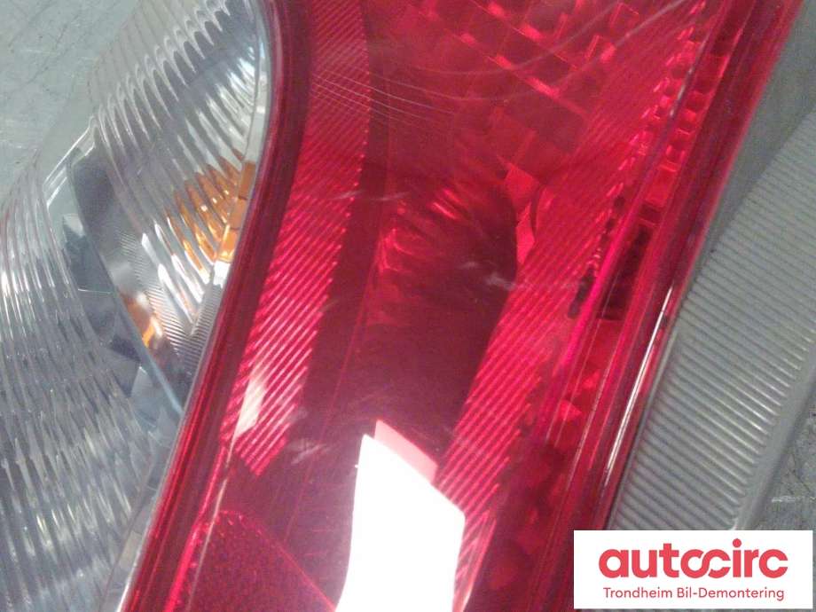 Baklykt venstre til Toyota Yaris 2012-2014 (Type III, Fase 1)  (..|81561-0D370|815610D370|)