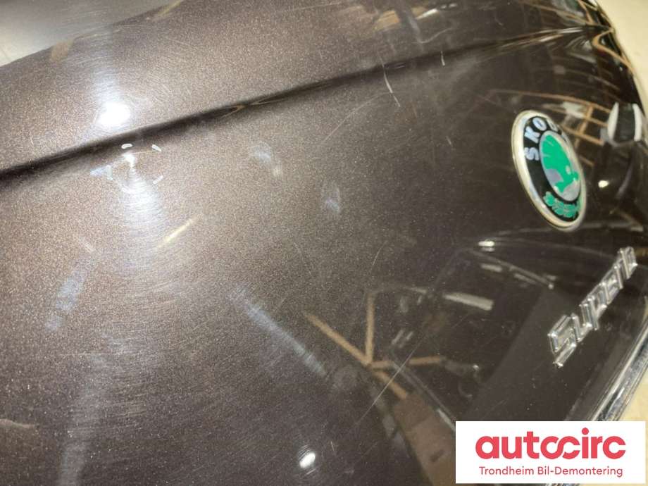 Bakluke sedan til Škoda Superb 2008-2015 (Type II) (LES INFO|3T5827025A|3T5 827 025 A|)