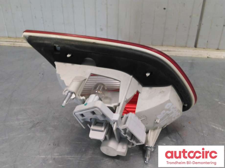 Baklykt høyre indre til Škoda Superb 2008-2015 (Type II)  (..|3T5945108|3T5945094|)