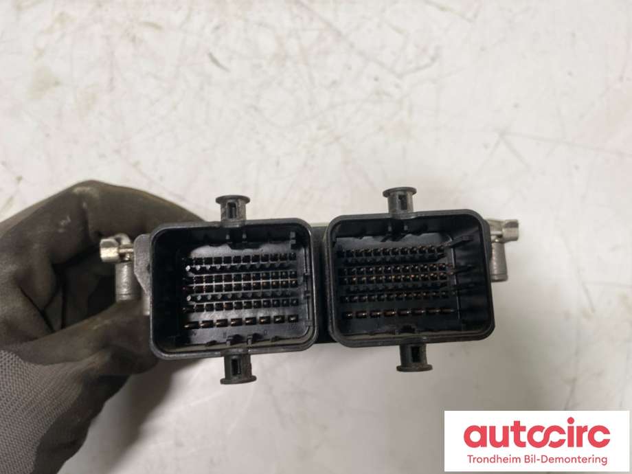 Styreenhet motor til Suzuki SX4 S-CROSS 2013-->> (Type II)  (BOSCH|33910-61M00|0 261 S08 263|)