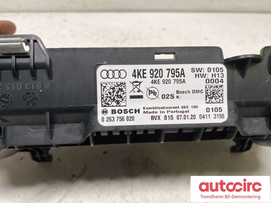 Instrumentpanel til Audi e-tron 2018-->>  (BOSCH|4KE920795A|0 263 756 020|)