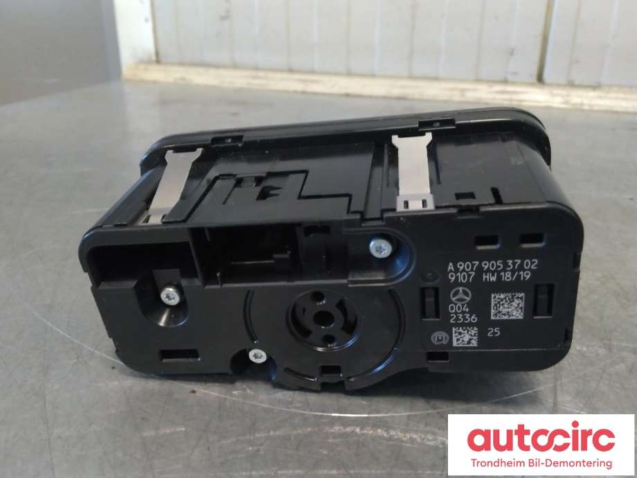Bryter lys til Mercedes Sprinter 2018-->> (907/910) (907/910) (..|A 907 905 37 02|)