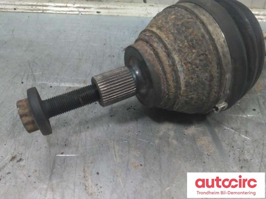Drivaksel venstre foran, diesel/automat til VW Passat 2015-2019 (Fase 1) (B8) (B8) (..|3Q0407271AC|3Q0407761MX|3Q0 407 761 MX| 3Q0 407 271 AC)