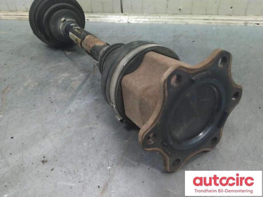 Drivaksel venstre foran, diesel/automat til VW Passat 2015-2019 (Fase 1) (B8) (B8) (..|3Q0407271AC|3Q0407761MX|3Q0 407 761 MX| 3Q0 407 271 AC)