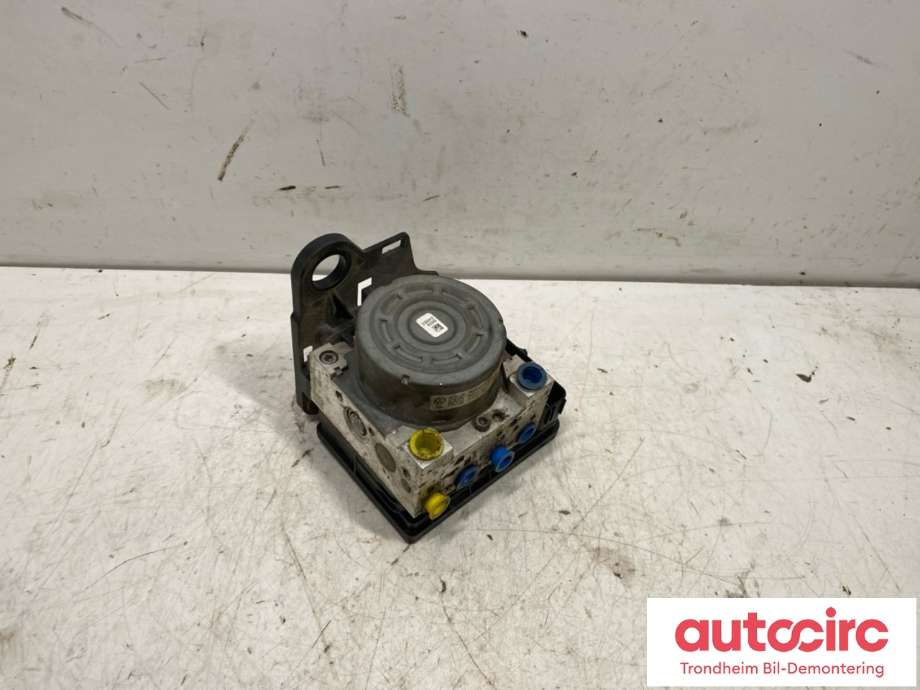 ABS sentral til VW Passat 2015-2019 (Fase 1) (B8) (B8) (..|3Q0614517L|)