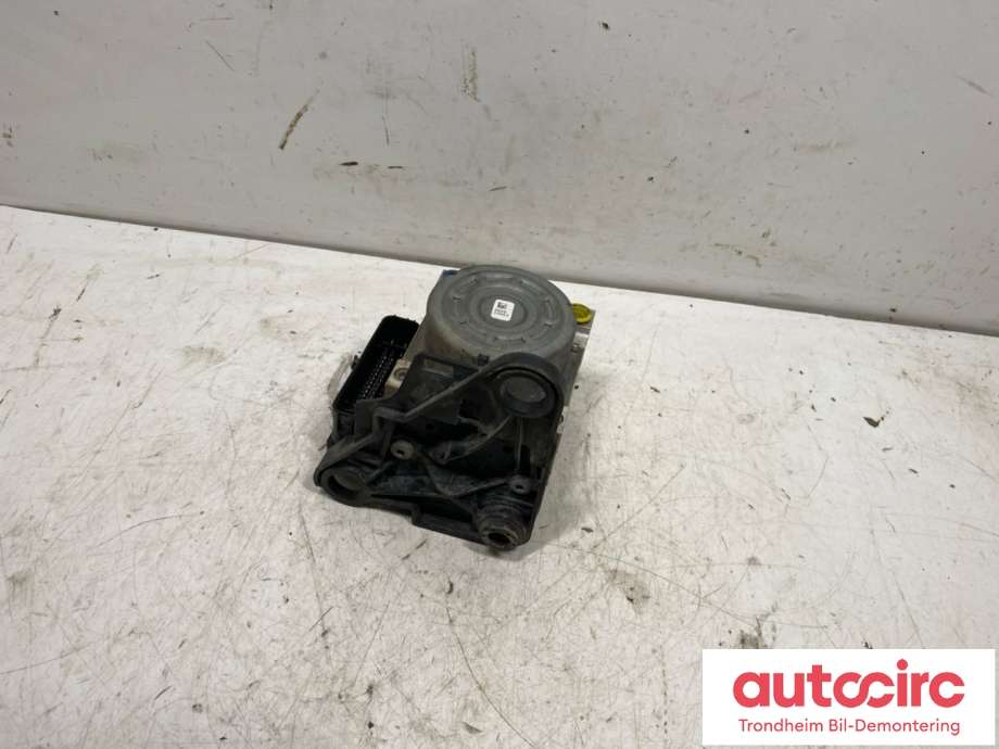 ABS sentral til VW Passat 2015-2019 (Fase 1) (B8) (B8) (..|3Q0614517L|)