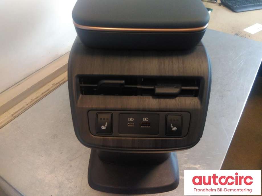 Midtarmlene foran til Nissan Ariya 2022-->>  (...|969105MP3A|)