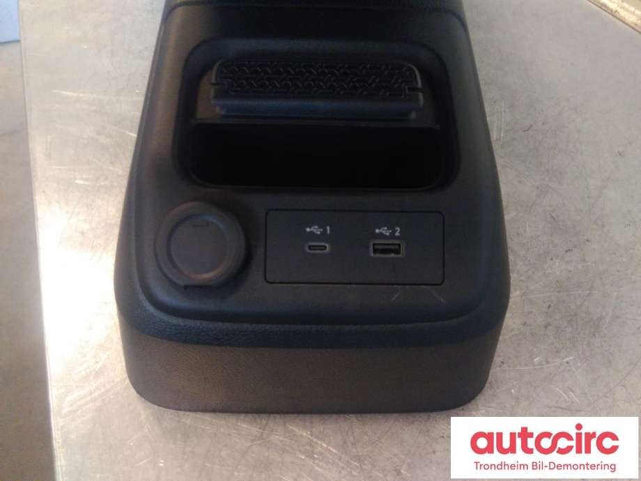 Midtarmlene foran til Nissan Ariya 2022-->>  (...|969105MP3A|)