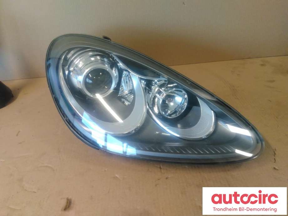 Frontlykt høyre xenon til Porsche Cayenne 2010-2017 (92A) (92A) (LES INFO REDUSERT PRIS|7P5941032P|95863117800|95863117802| 958 631 178 01| 958 631 178 00| 958 631 178 02| 7P5 941 032 P| 1ZT010169-42)