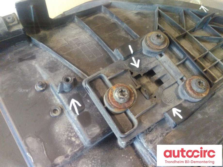 Frontlykt høyre xenon til Porsche Cayenne 2010-2017 (92A) (92A) (LES INFO REDUSERT PRIS|7P5941032P|95863117800|95863117802| 958 631 178 01| 958 631 178 00| 958 631 178 02| 7P5 941 032 P| 1ZT010169-42)