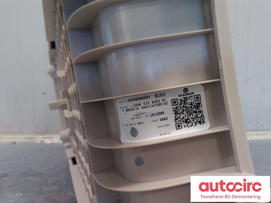 Dashbord diverse til Mercedes EQS SUV 2022-->> (X296) (X296) (..|A2966806604|A 296 680 66 04|)