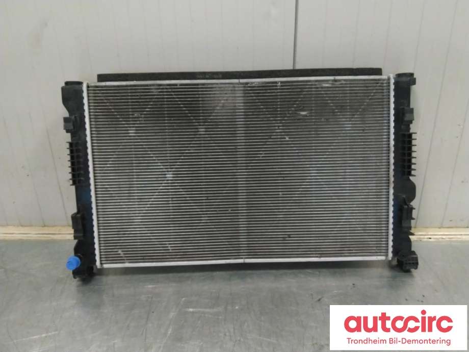 Radiator (automat gir) til Nissan Ariya 2022-->> (..|214105MP0A|)