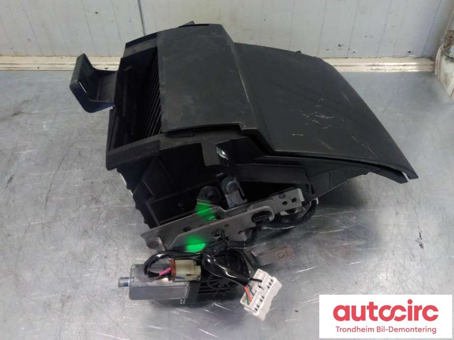 Hanskerom til Nissan Ariya 2022-->>  (NISSAN|68500-5MP0A|68500-5MP3A|685005MP0A)
