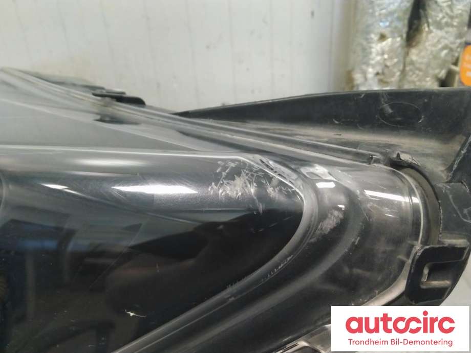 Frontlykt venstre halogen til Peugeot Boxer 2014-->> (Type III, Fase 2) (..|1631998880|1682749280|1394433080)