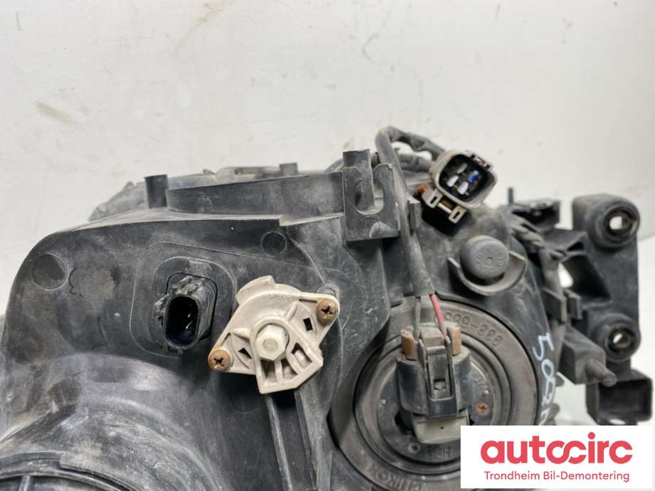 Frontlykt høyre halogen til Subaru Forester 2005-2008 (Type II, Fase 2)  (84001SA861|)