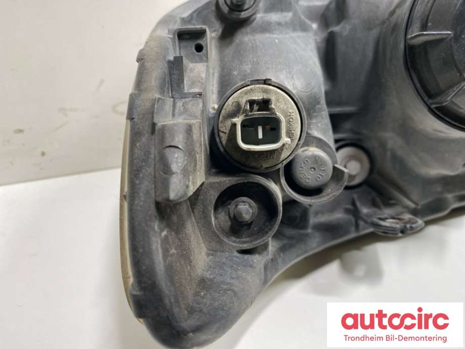 Frontlykt høyre halogen til Subaru Forester 2005-2008 (Type II, Fase 2)  (84001SA861|)