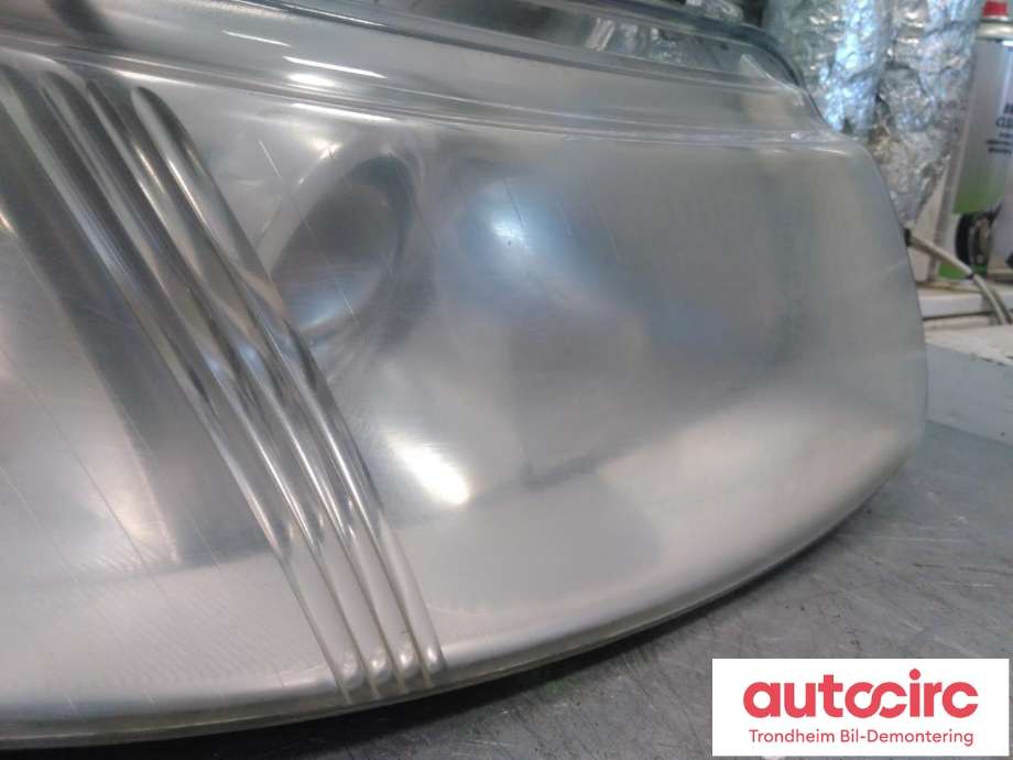 Frontlykt høyre halogen til Saab 9-3 2003-2007 (Type II, Fase 1)  (HELLA|12799352|12799351|)