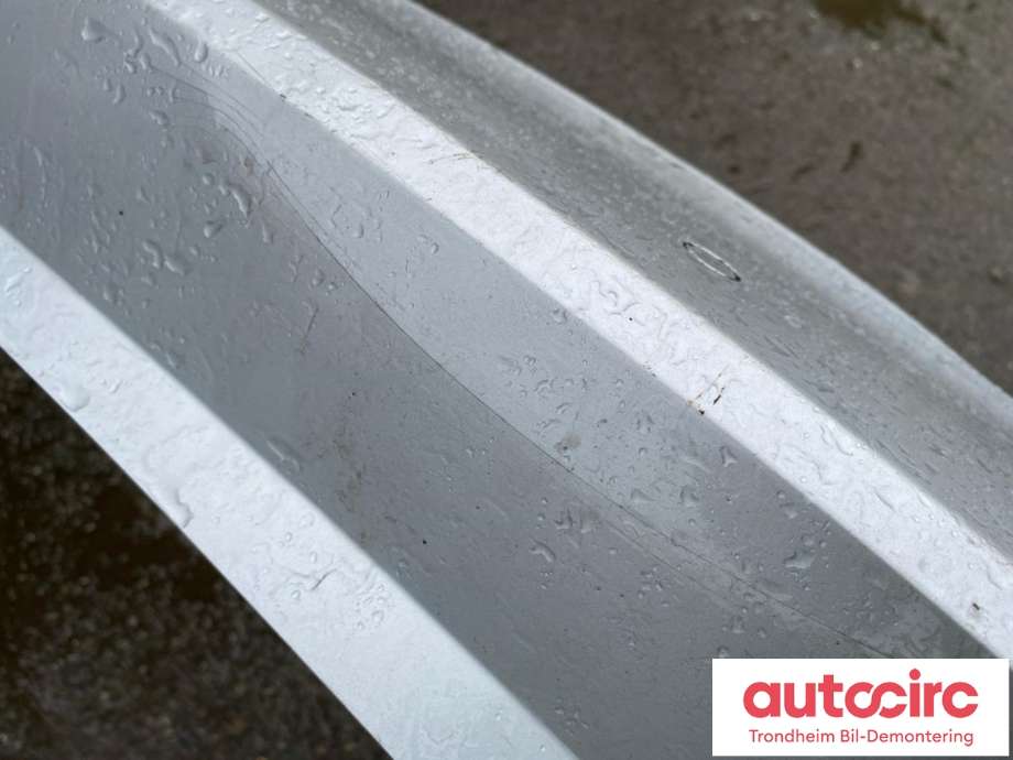Støtfanger bak sedan til BMW 3-Serie 2012-2018 (F30/F31/F34) (F30/F31/F34) (..|51127312724|7312724|51 12 7 312 724)
