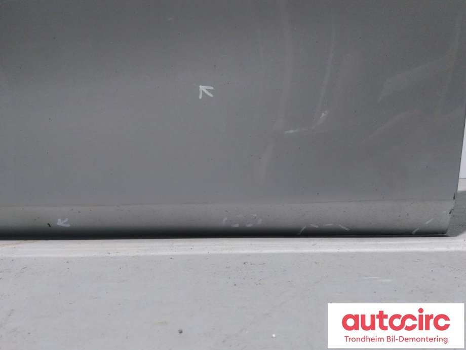 Dør høyre foran til BMW 3-Serie 2012-2018 (F30/F31/F34) (F30/F31/F34) (..|41007298566|41009628764|41 00 7 298 566| 41 00 9 628 764)