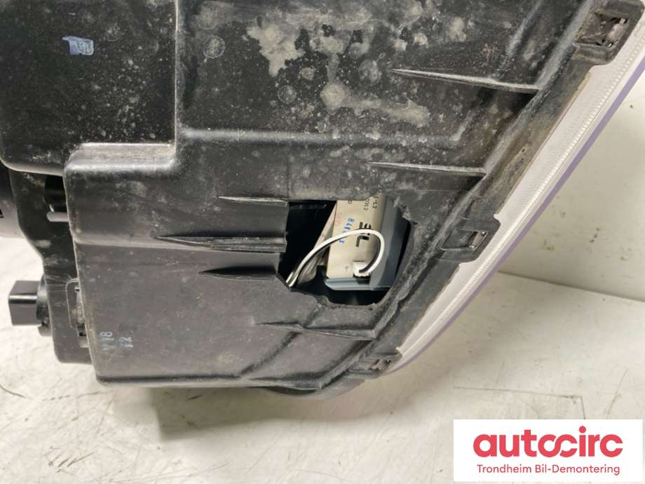 Frontlykt venstre halogen til Maxus EV80 2019-->>  (C00118660|)