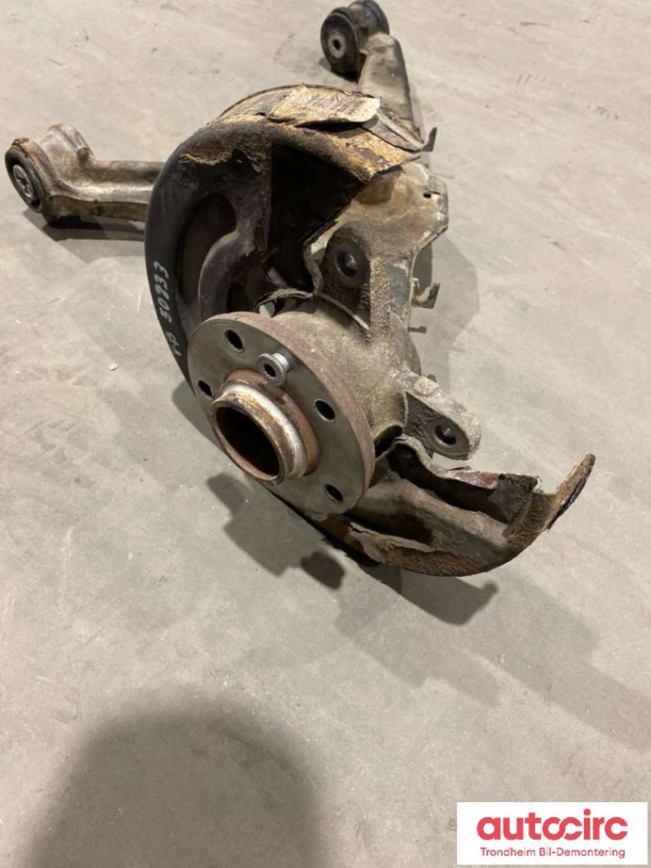 Bærebru venstre bak til VW Transporter / Caravelle 2009-2015 (Fase 2) (T5) (T5) (VW AG|7H0501071E|7E0501071|)
