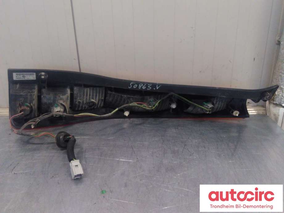 Baklykt venstre til Honda CR-V 2002-2006 (Type II)  (HELLA|3355ASCAG000|33551SCAG00|)