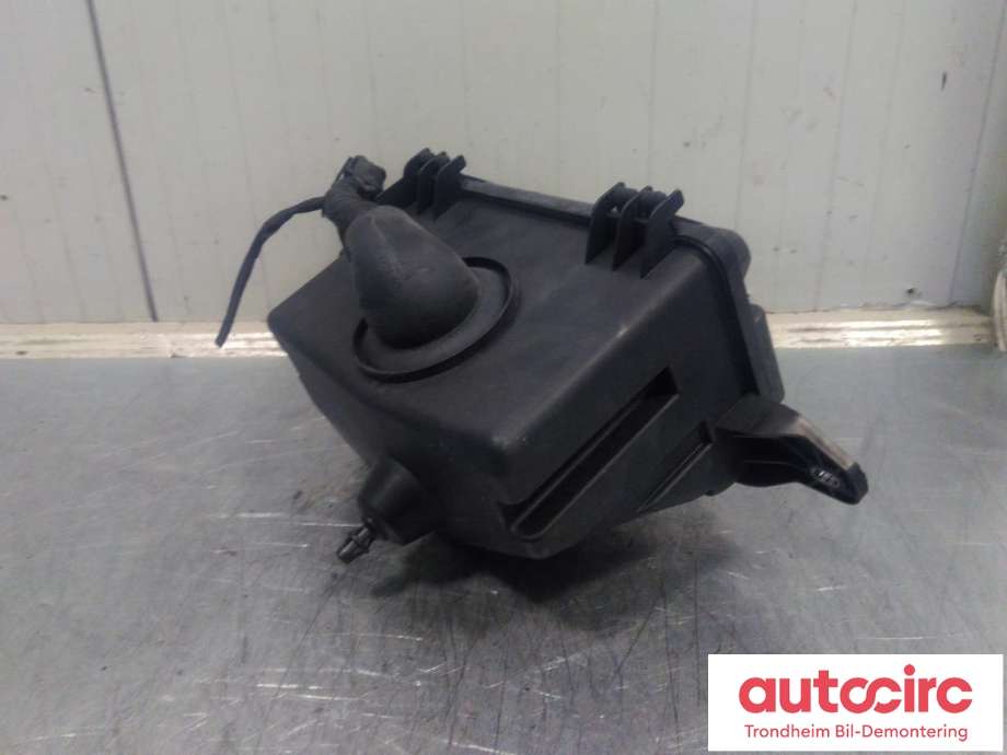 Sikringsboks motorrom til Mercedes EQS SUV 2022-->> (X296) (X296) (FRAMRE DEL I BILEN|A2239068502|A2239069202|A2975401801| A 223 906 85 02| A 223 906 92 02| A 297 540 18 01)