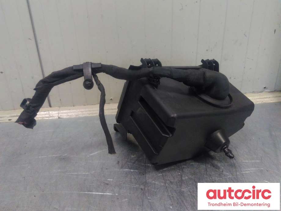 Sikringsboks motorrom til Mercedes EQS SUV 2022-->> (X296) (X296) (FRAMRE DEL I BILEN|A2239068502|A2239069202|A2975401801| A 223 906 85 02| A 223 906 92 02| A 297 540 18 01)