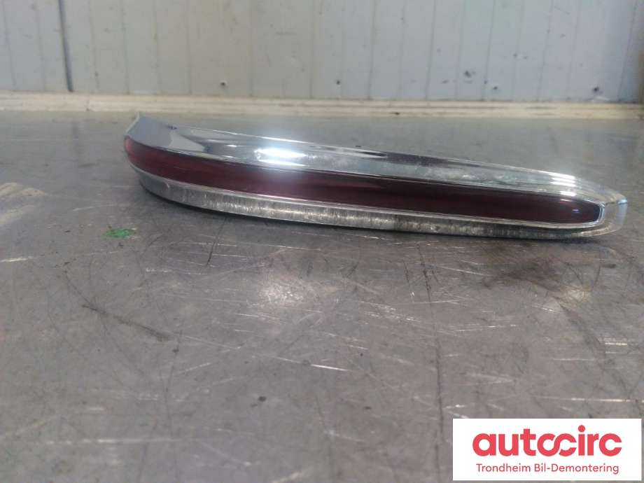 Markeringslys til Hongqi E-HS9 2022-->>  (LYS I SENTER AV GRILL|3712050-QR02|)
