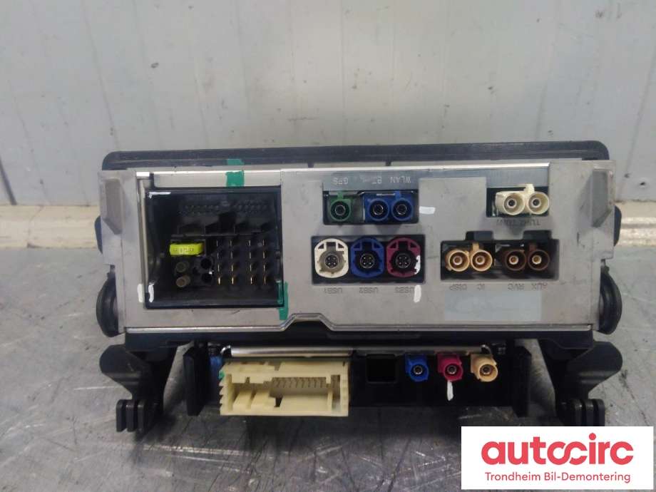 Bilstereo navigasjon til Mercedes E-Klasse 2016-2023 (W213) (W213) (LES INFO|A2229004320|A2229007221|A 222 900 72 21| A 222 900 43 20)