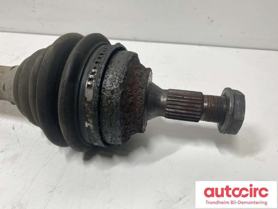 Drivaksel venstre foran, diesel/automat til Peugeot 2008 2013-2019 (Type I)  (3272PZ|3272QA|)