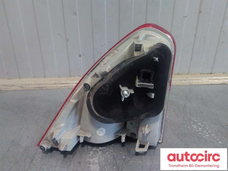 Baklykt høyre indre til Peugeot 2008 2013-2019 (Type I) (VALEO|9678074580|96 78 07 45 80|)