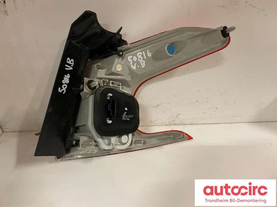 Baklykt venstre ytre til Peugeot 2008 2013-2019 (Type I)  (LES INFO / VALEO|9678074280|96 780 742 80|)