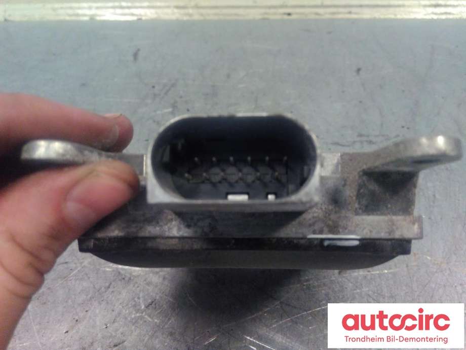 Sensor blindsone til BMW X5 2013-2018 (F15) (F15) (HELLA|6873352|66326873290|66 32 6 873 290| 010.664-76)