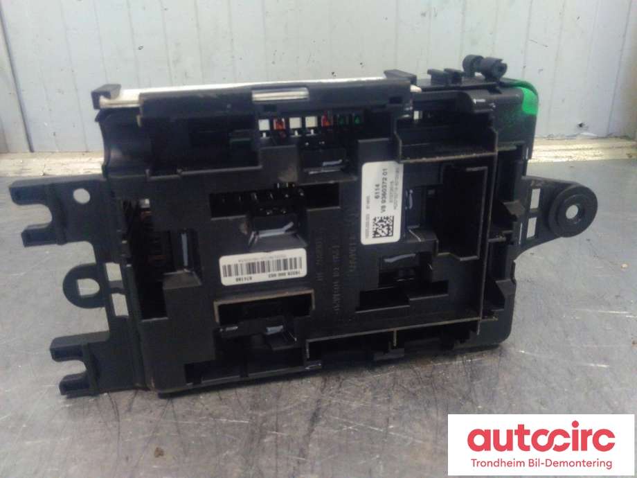 Sikringsboks bagasjerom til BMW X5 2013-2018 (F15) (F15) (..|9360372|61149259466|61 14 9 259 466)