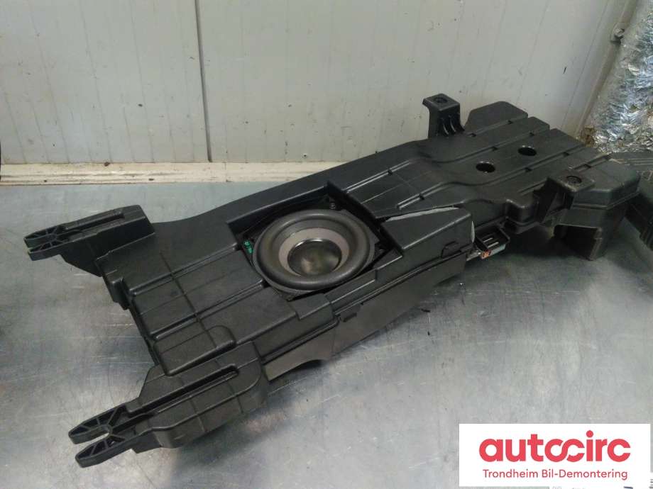 Bilstereo sub-woofer til Chevrolet Silverado 2019-->> (BOSE|84631830|)
