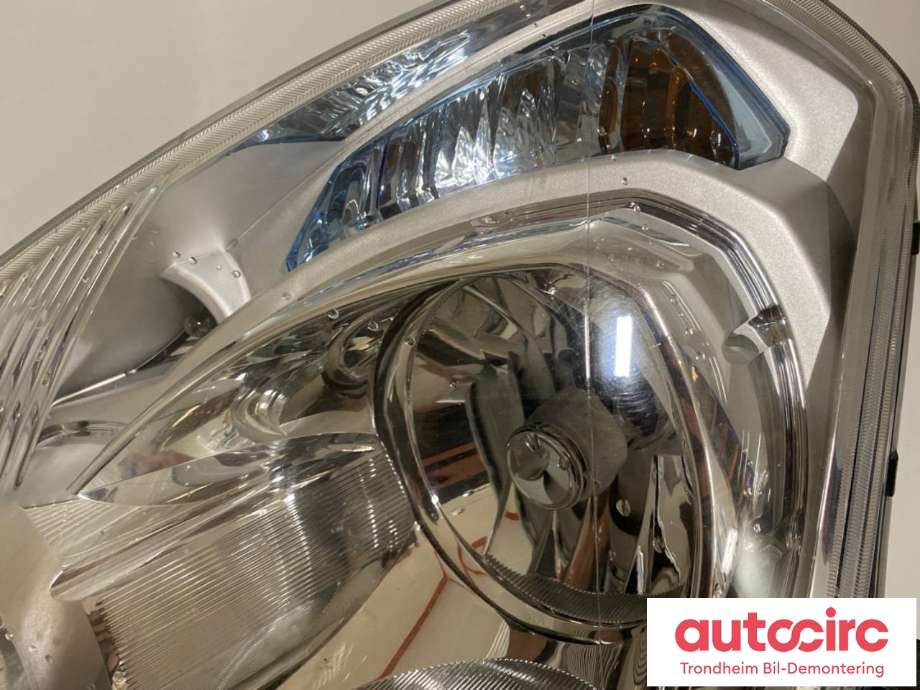 Frontlykt venstre xenon til Nissan Qashqai 2007-2010 (Type I, Fase 1)  (HELLA|26060-JD91B|26060-JD91A|26060JD91A| 26060JD91B| 1EF238042-11)