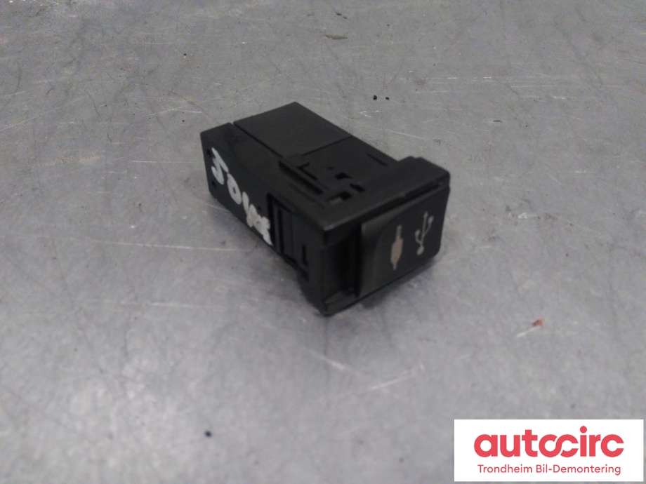 Dashbord telefon til Toyota GT86, 2012-->>  (USB|86257CA000)