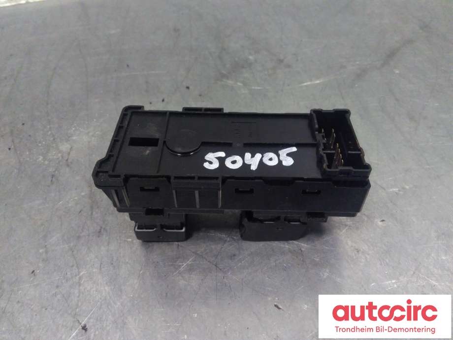 Bryter ruteheis førerdørspanel til Toyota GT86 2012-->>  (...|SU00305131|)