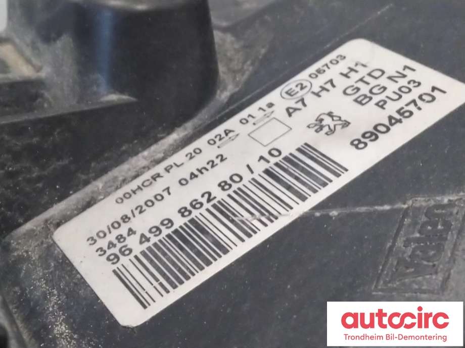 Frontlykt venstre halogen til Peugeot 207 2006-2012 (VALEO|9649988280|6208 95|)