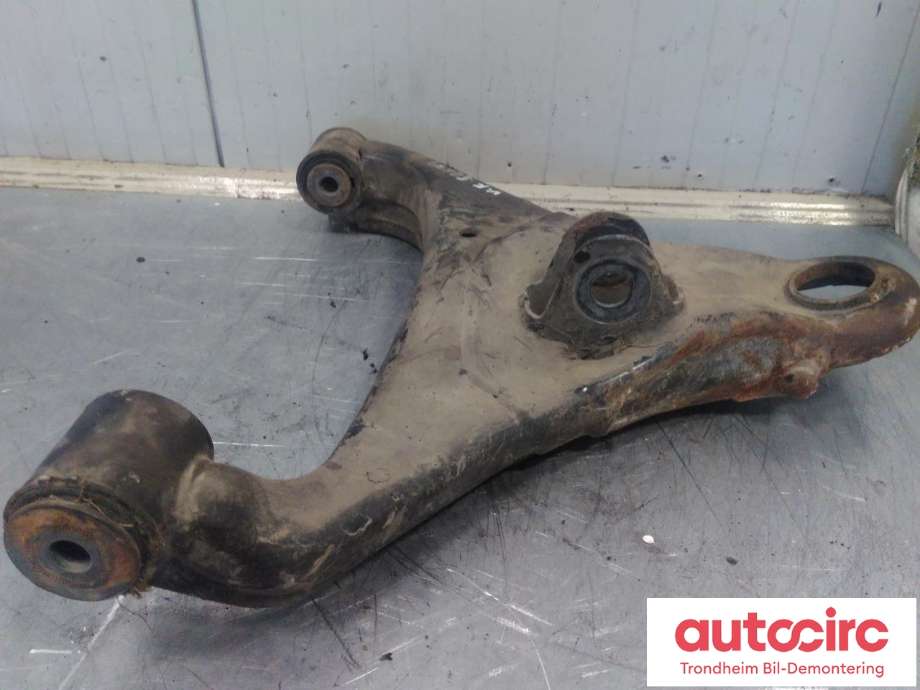 Bærebru venstre foran nedre til Ford Ranger / Ranger Raptor 2015-2022 (FOMOCO|JB3C-3079-A2C|2354160|)