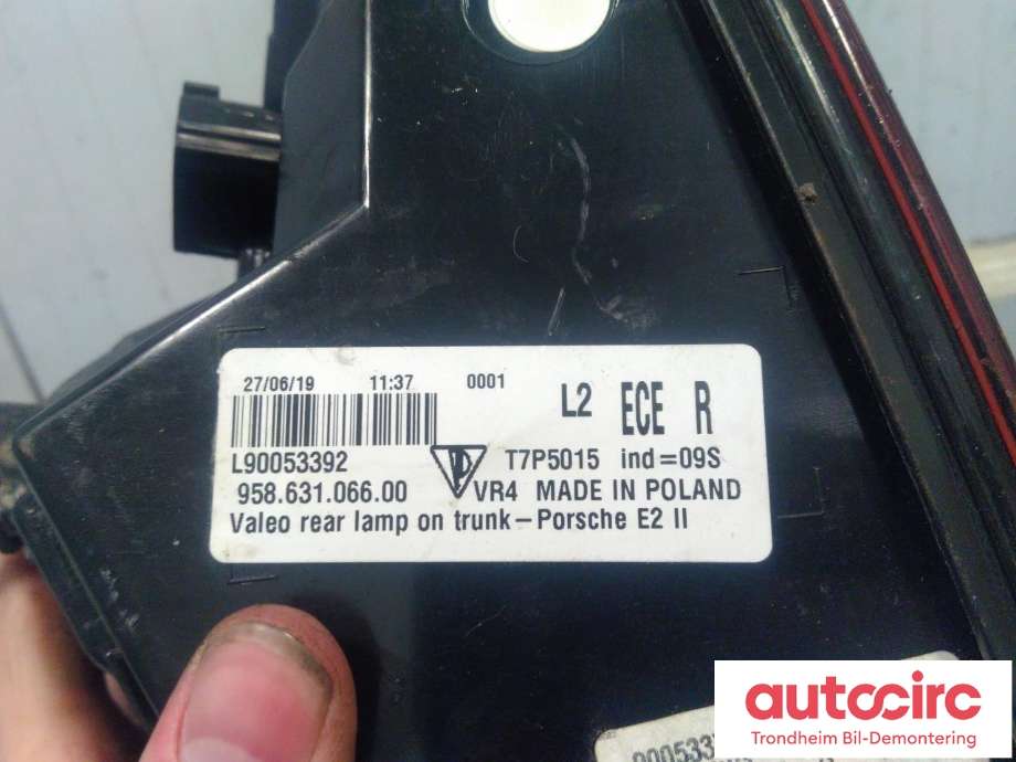 Baklykt høyre indre til Porsche Cayenne 2010-2017 (92A) (92A) (VALEO|95863106600|L90053392|958 631 066 00)