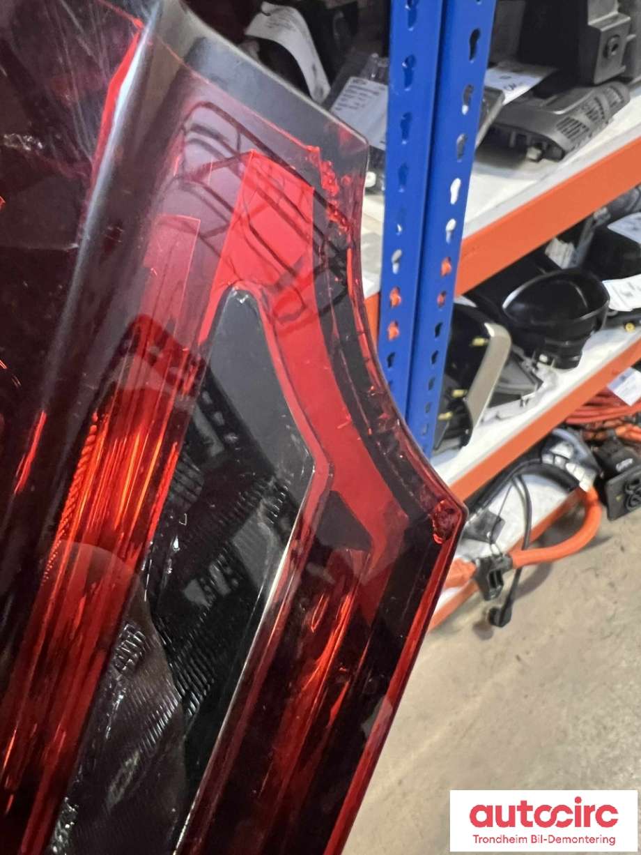 Baklykt høyre indre til Porsche Cayenne 2010-2017 (92A) (92A) (VALEO|95863106600|L90053392|958 631 066 00)
